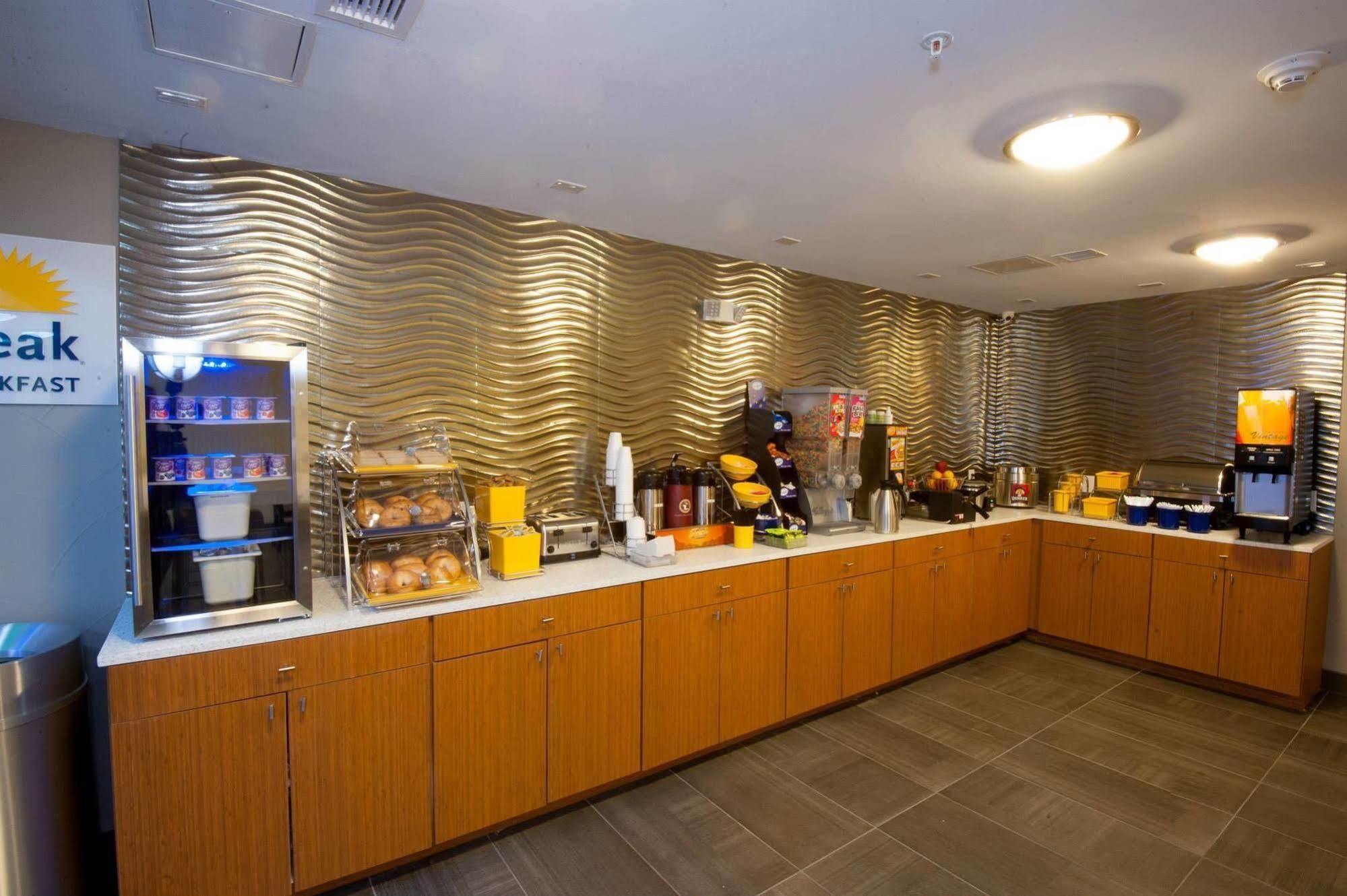 Arya Inn & Suites Farmers Branch Exteriör bild